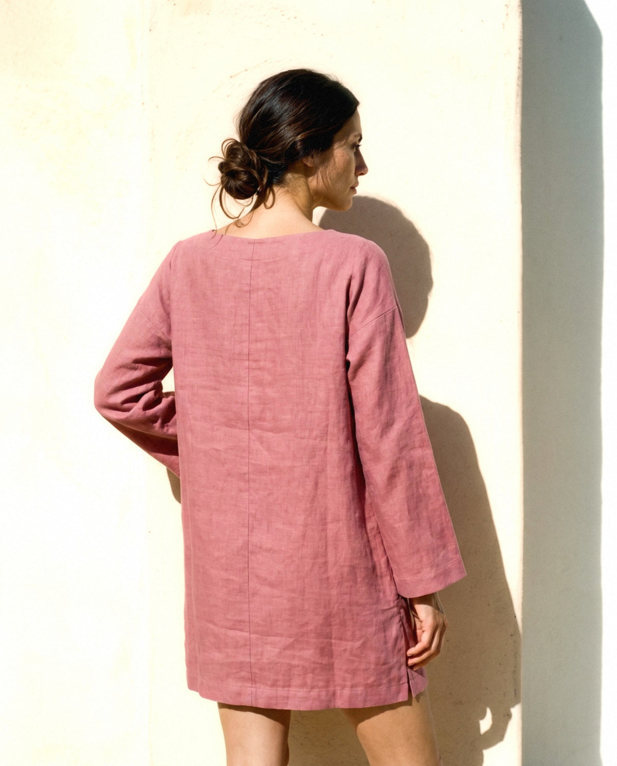 Oversized Linen Shift in rose, back view