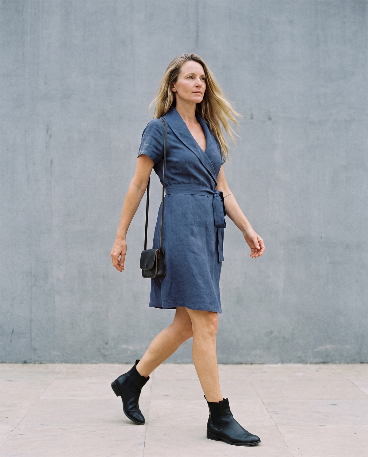 Short Sleeve Linen Wrap Dress in navy linen