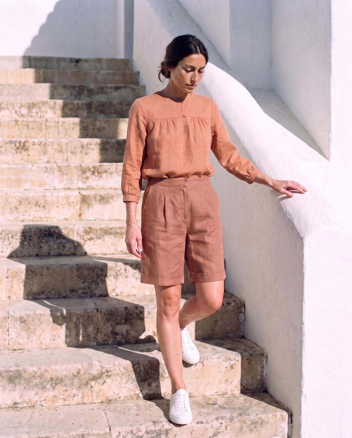 Ines & Rosa Set in clay, walking down stone steps