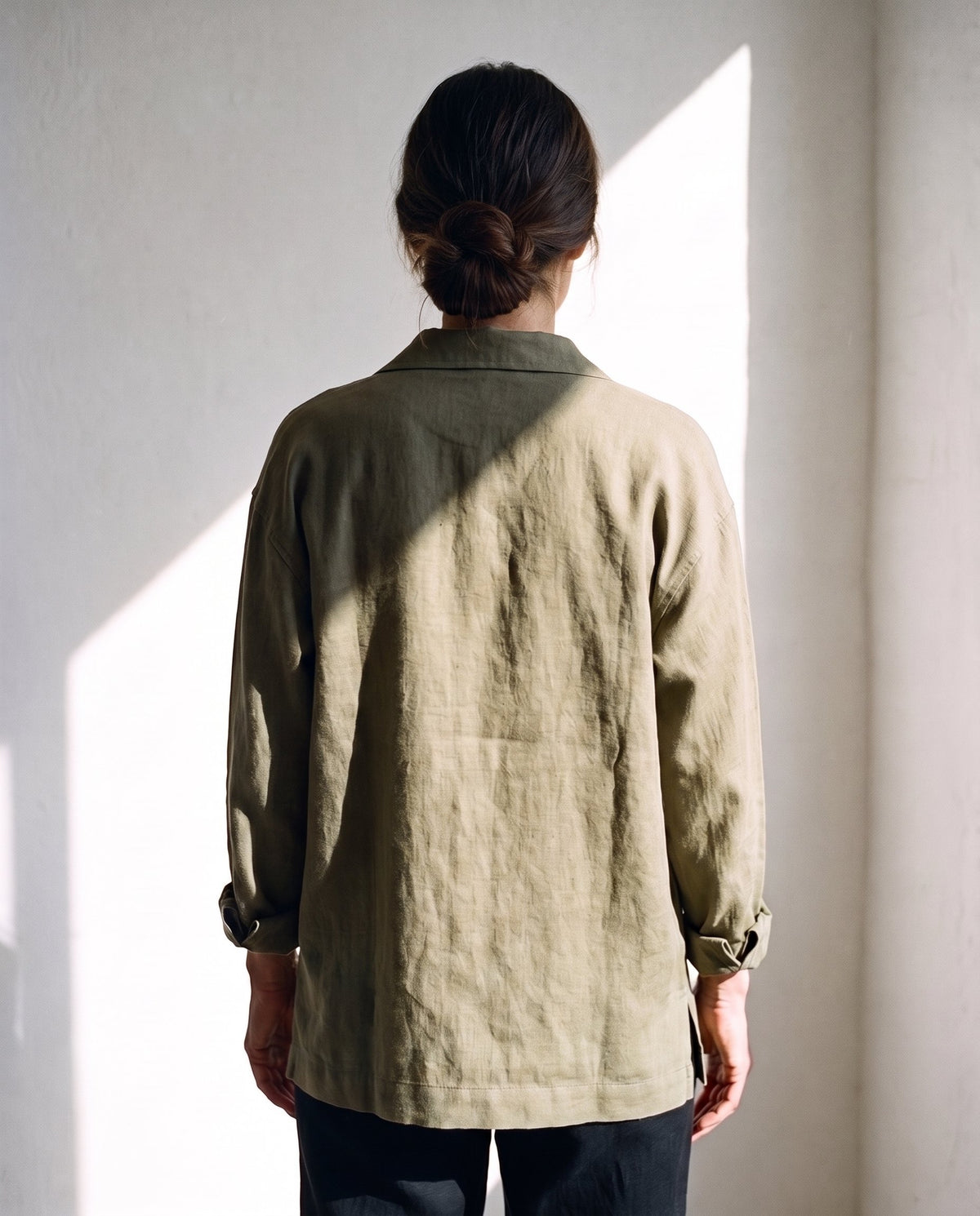 Rita Overshirt in moss, back view