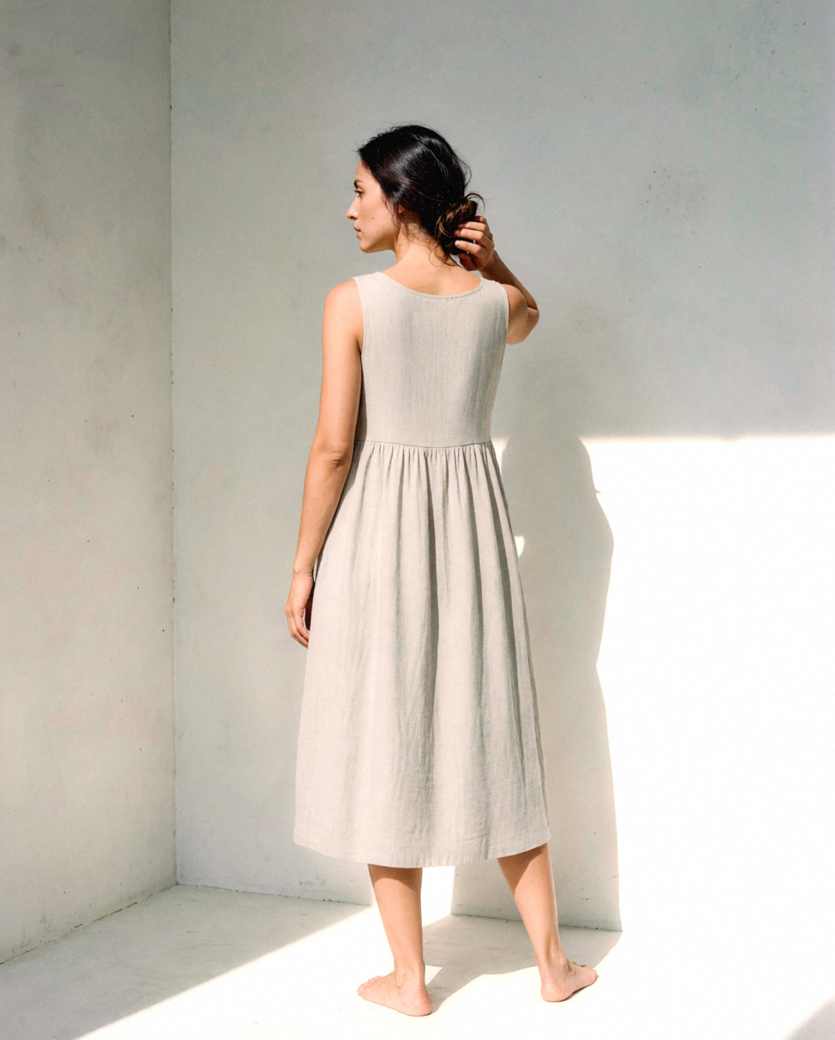 Button Front Gathered Midi in light grey, back view