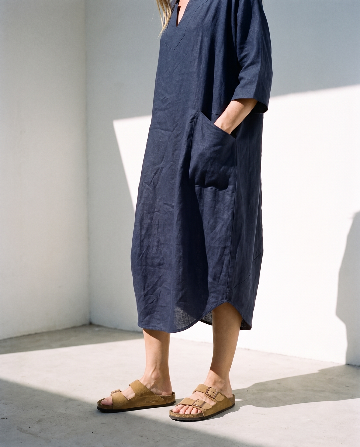Batwing Linen Kaftan in navy