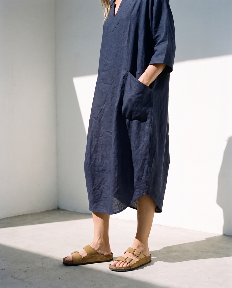 Batwing Linen Kaftan in navy