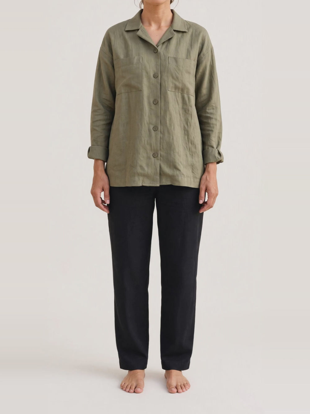 Rita Overshirt, turning in the studio