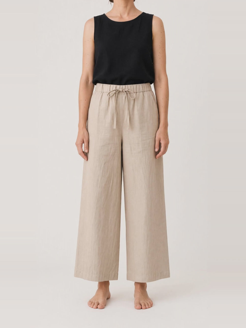 Carla Culottes, turning in the studio